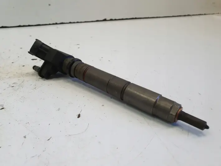 Volvo V70 III S80 II XC60 2.4 D5 WTRYSKIWACZ wtrysk 31272690 0445116016