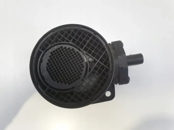 VW Golf V 2.0 TDI PRZEPŁYWOMIERZ POWIETRZA 0281002461 074906461B