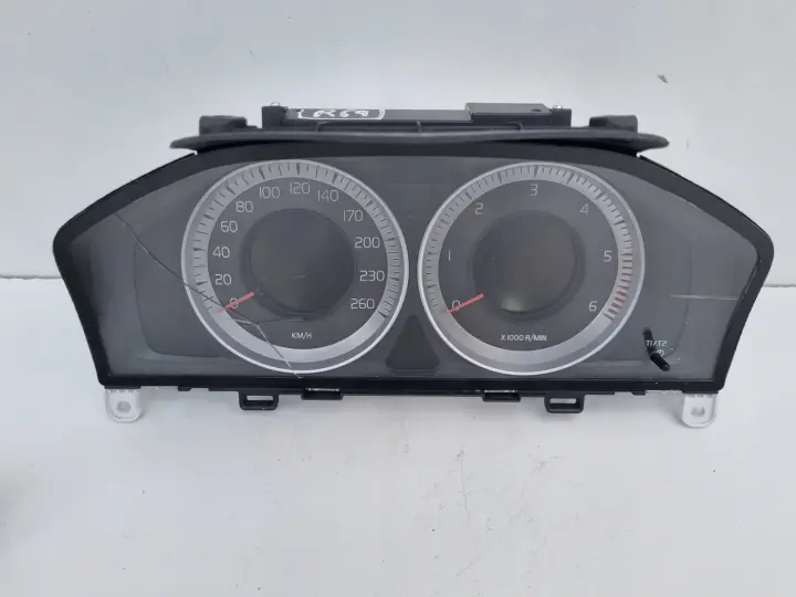 Volvo XC60 V60 S60 II 1.6 D2 diesel LICZNIK ZEGARY Europa 31327582AA