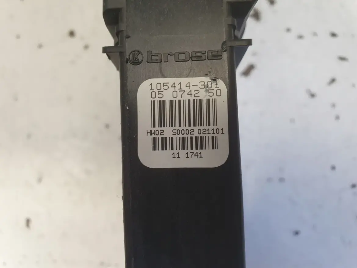 VW Golf IV SILNICZEK PODNOSZENIA SZYBY prawy przód PASAŻERA