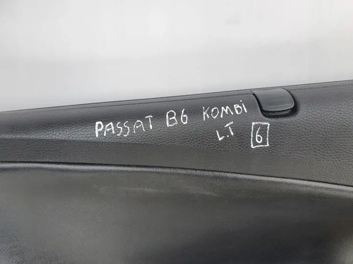 VW Passat B6 KOMBI BOCZEK DRZWI LEWY TYŁ SKÓRA