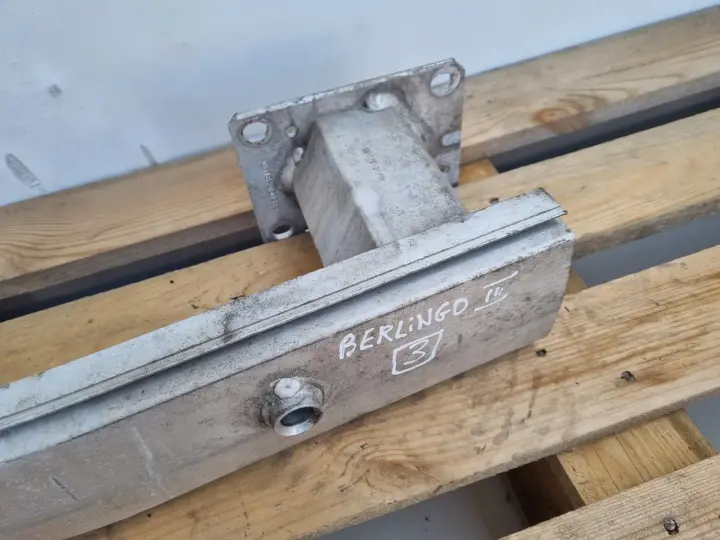 Citroen Berlingo III BELKA PRZEDNIEGO ZDERZAKA Wzmocnienie przód 9681145780