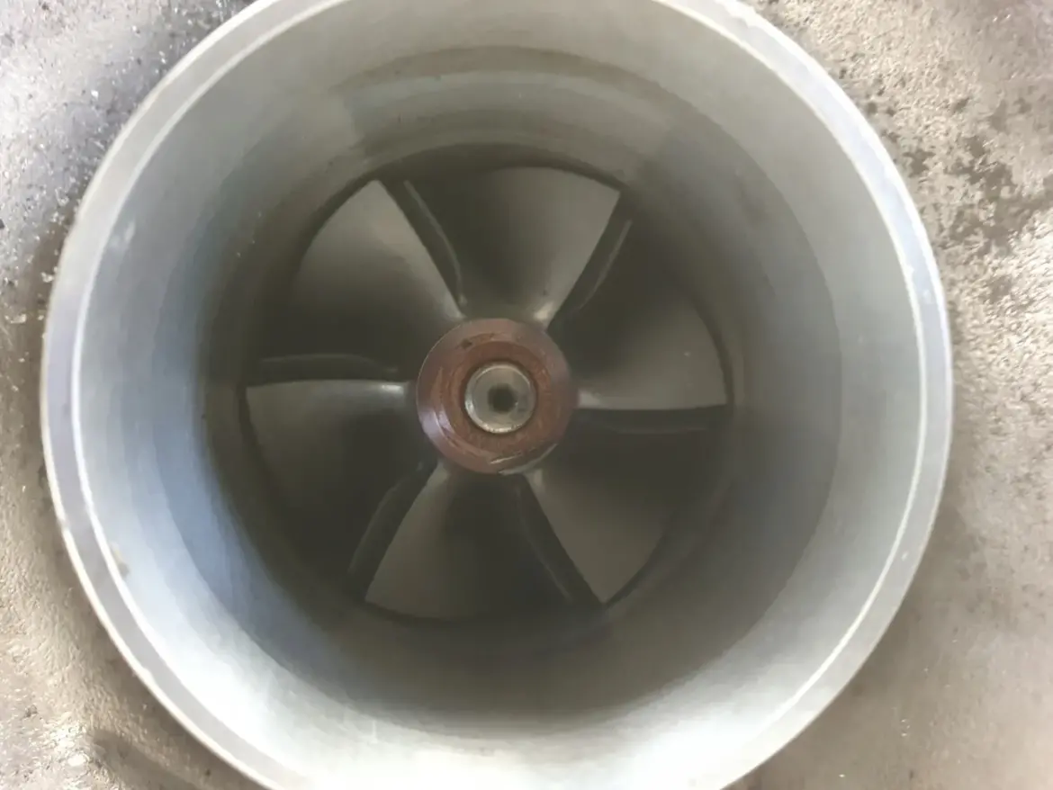 BMW E87 E90 E91 2.0 D TURBOSPRĘŻARKA turbo 7795498