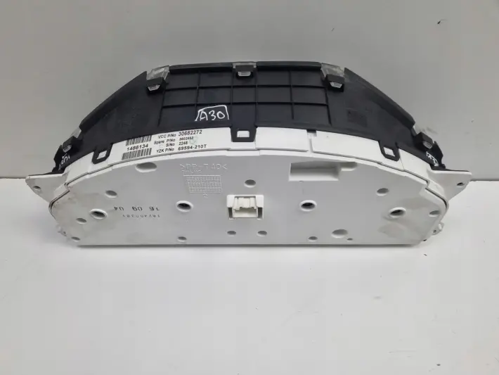 Volvo S60 I V70 II 2.5 T LICZNIK ZEGARY 30682272 Europa benzyna
