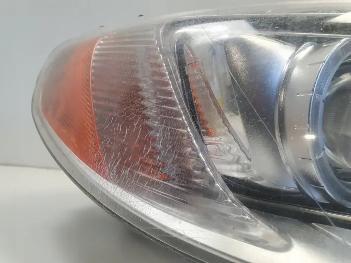 Volvo S80 II V70 III 06-16r PRZEDNIA LAMPA PRAWA PRAWY PRZÓD skręt 31353533