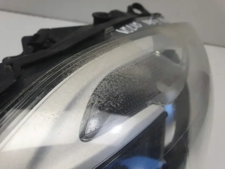 VOLVO V40 II 12-19r PRZEDNIA LAMPA PRAWA PRAWY PRZÓD europa 31283327