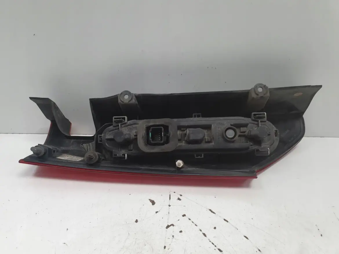 Renault Kangoo II 08-13r TYLNIA TYLNA LAMPA PRAWA prawy tył 8200419952