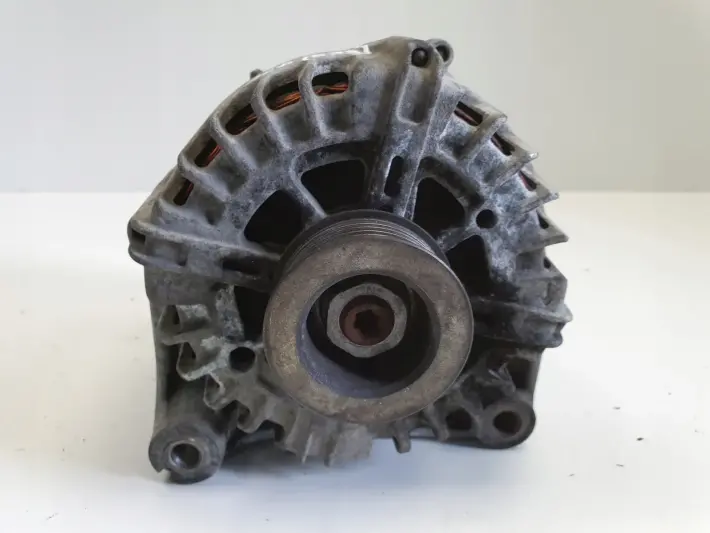 BMW E87 E90 2.0 D ALTERNATOR valeo 7802261 AL03 180A