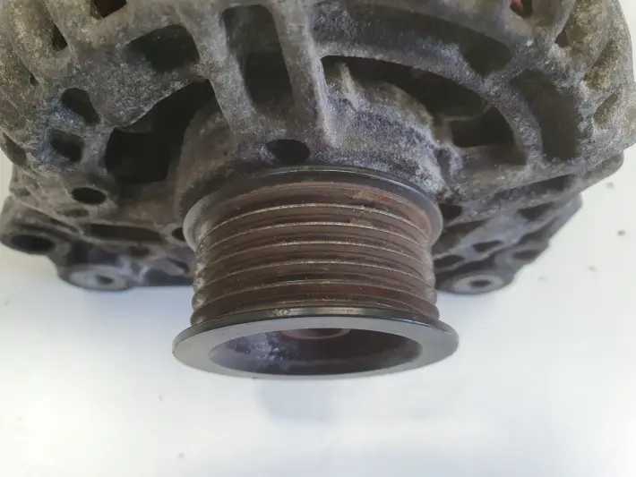 Audi A3 II 8P 1.6 FSI ALTERNATOR 03C903023D 110A bosch