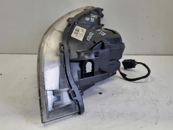 Volvo S60 II V60 10-13r PRZEDNIA LAMPA PRAWA PRAWY PRZÓD europa 31299995