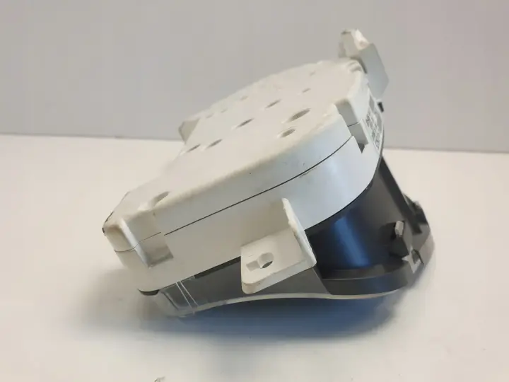 Volvo V50 1.8 16v LICZNIK ZEGARY europa 31254775