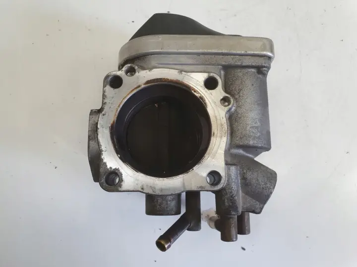 Audi A3 II 8P 1.6 8V PRZEPUSTNICA 06A133062AB