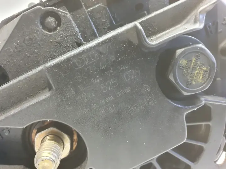 Volvo XC90 2.4 D5 ALTERNATOR bosch 0124525029 8676498