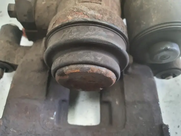 Volvo S90 V90 TYLNY ZACISK HAMULCOWY prawy tył 31687346 31687506