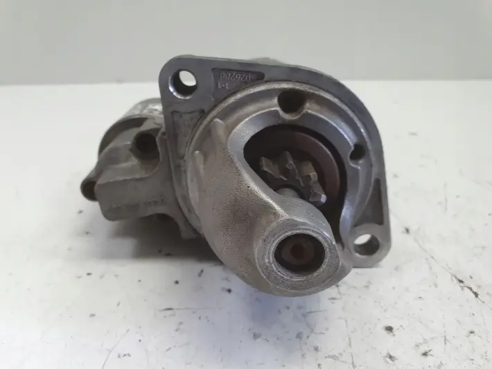 BMW E87 E90 2.0 i ROZRUSZNIK bosch 7524843 0001107426
