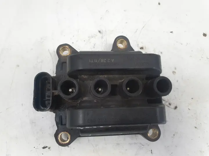Renault Clio III 1.2 16V CEWKA ZAPŁONOWA 8200702693