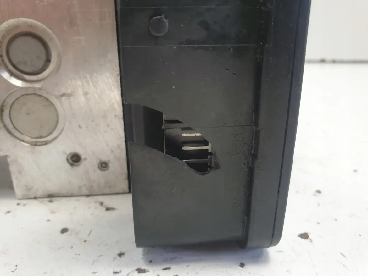 Volvo V70 III S80 II POMPA ABS Sterownik 30681619
