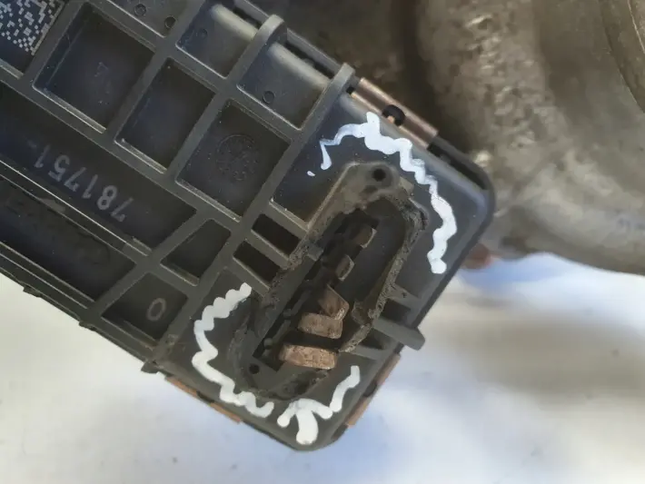 BMW E87 E90 E91 2.0 D N47 TURBOSPRĘŻARKA turbo 7810189C