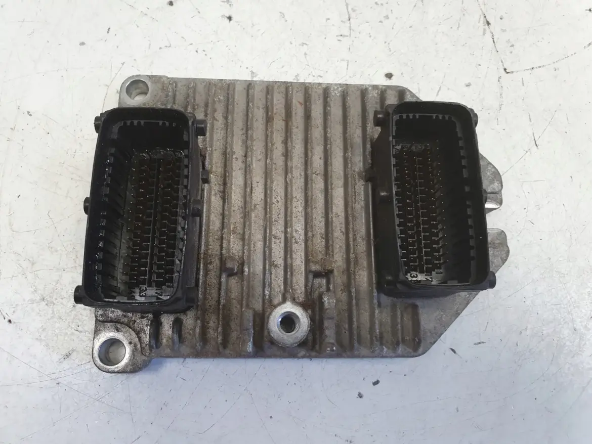 Opel Zafira A 1.8 16V STEROWNIK SILNIKA komputer 55351752