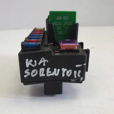 Kia Sorento II 2.2 CRDI SKRZYNKA BEZPIECZNIKÓW