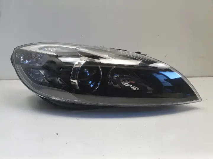 VOLVO V40 II 12-19r PRZEDNIA LAMPA PRAWA PRAWY PRZÓD europa xenen 31420008