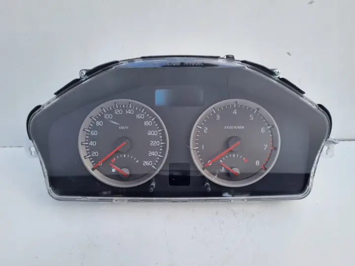 Volvo V50 1.8 16v LICZNIK ZEGARY europa 30728642 30710071