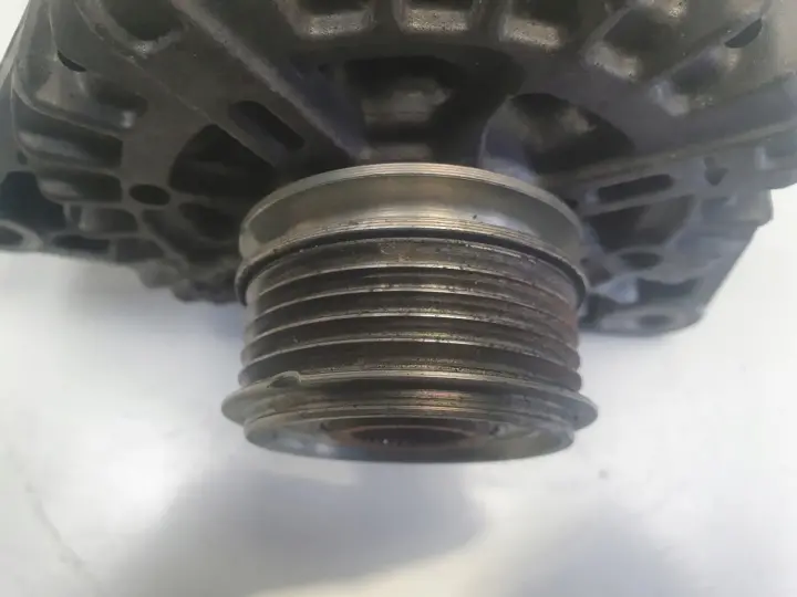 Hyundai i30 1.6 CRDI ALTERNATOR valeo 2611067 130A