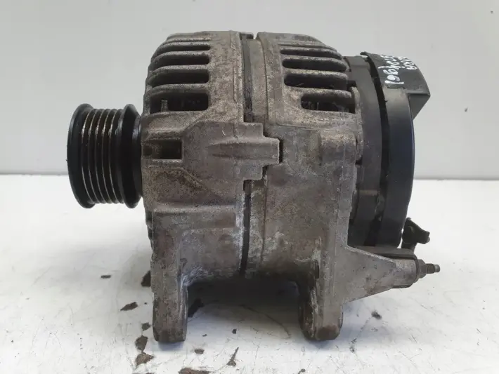 VW Bora 1.9 TDI ALTERNATOR bosch 06F903023F 140A