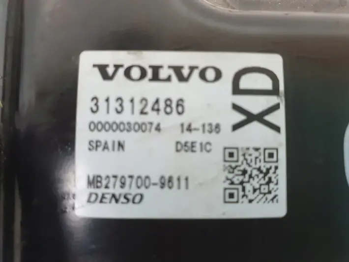 Volvo V40 II 2.0 D STEROWNIK SILNIKA komputer