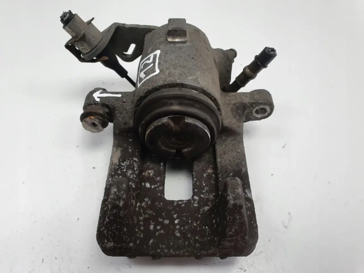 VW Golf IV Bora Audi A3 Toledo II LEWY ZACISK HAMULCOWY tył kierowcy Lucas