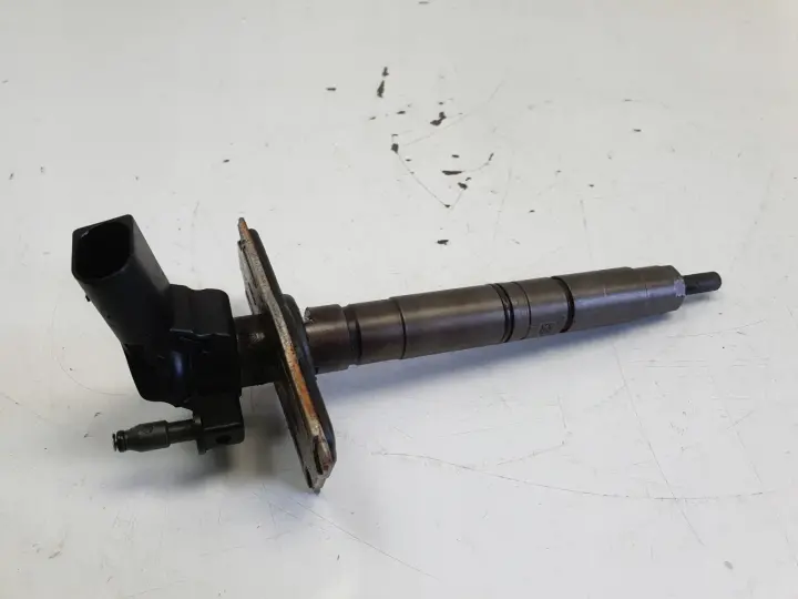 Audi A3 8P 2.0 TDI WTRYSKIWACZ wtrysk 0445116030 03L130277
