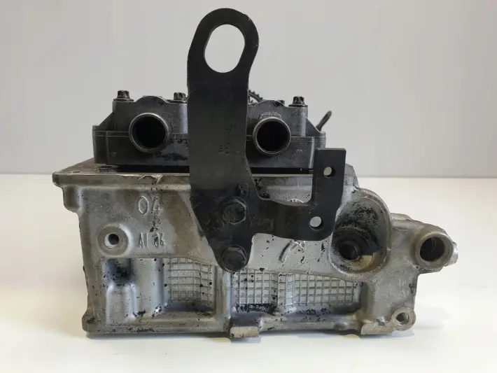 BMW F30 2.0 D GŁOWICA CYLINDRÓW wałki 85137090400