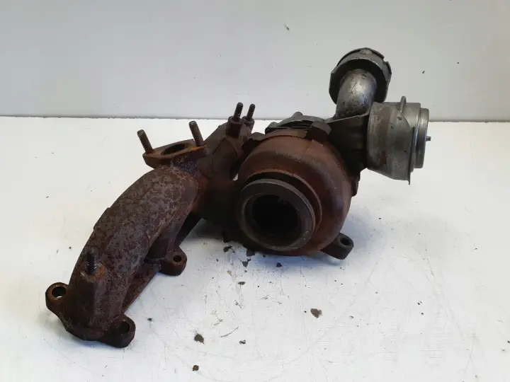 VW Golf V 1.9 TDI TURBOSPRĘŻARKA turbo 038253016K