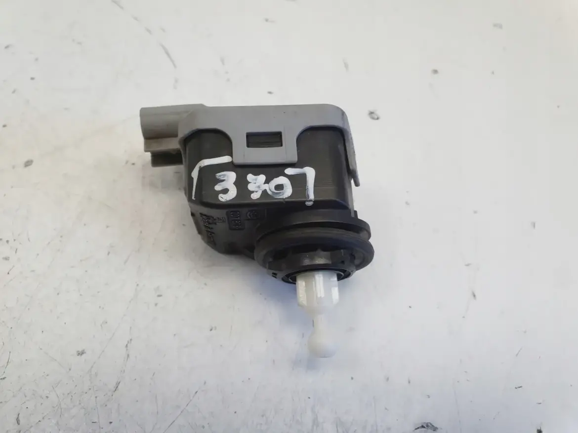 Opel Aastra G II SILNICZEK REGULACJI POZIOMU LAMPY 90590665