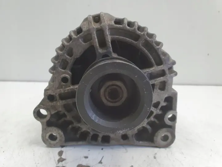 VW Bora 1.9 TDI ALTERNATOR bosch 06F903023F 140A