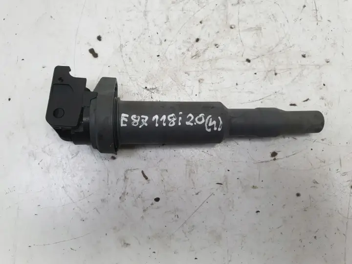 BMW E87 E90 2.0 i CEWKA ZAPŁONOWA 0221504471 bosch