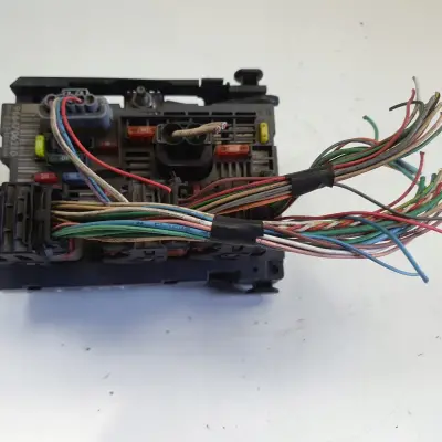 Citroen Berlingo III SKRZYNKA BEZPIECZNIKÓW Moduł BSM 9664706280