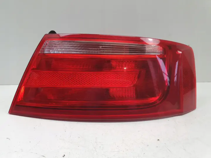 Audi A5 8T TYLNIA TYLNA LAMPA PRAWA prawy tył pasażera 8T0945096