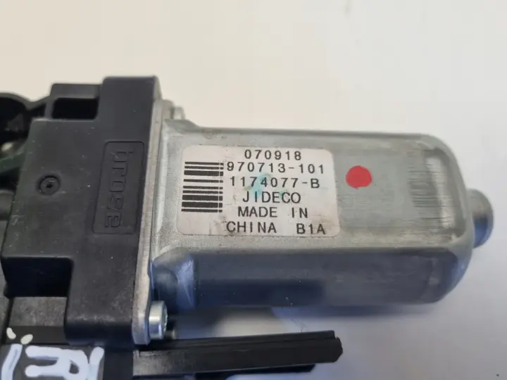 Volvo V70 III S80 II SILNICZEK SZYBY lewy przód KIEROWCY 970713-101