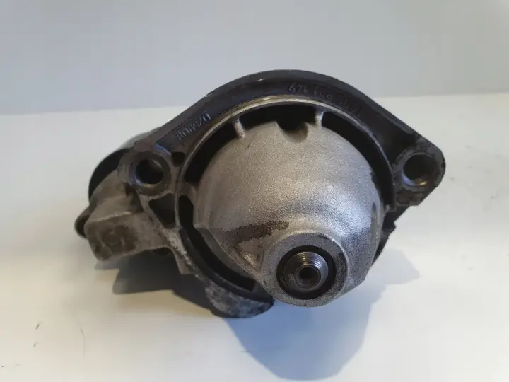 VW Passat B5 1.9 TDI ROZRUSZNIK bosch 068911024G 0001110128