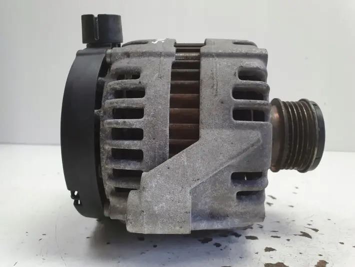 Volvo S80 II 2.5 T ALTERNATOR 0121615005