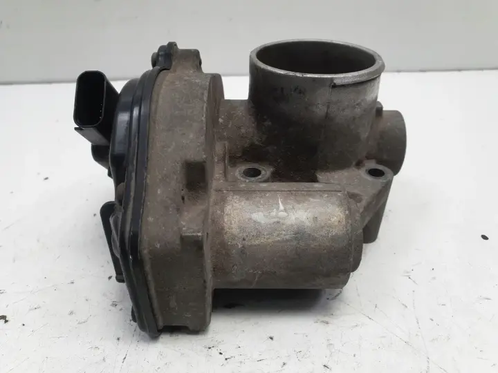 Ford Focus MK2 1.6 16V PRZEPUSTNICA VP4F9U-9E928-BC