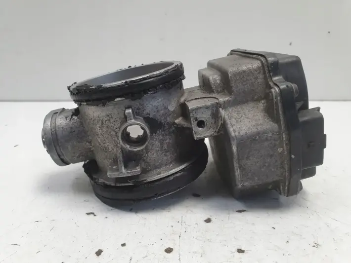 Renault Laguna II 1.8 16V PRZEPUSTNICA 8200063652