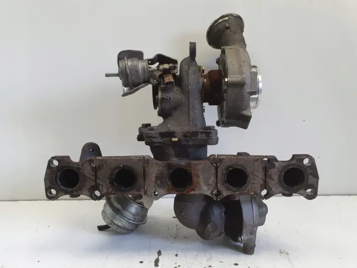 Volvo V60 XC60 S80 II 2.4 D5 TURBOSPRĘŻARKA turbo 36002757 36002640