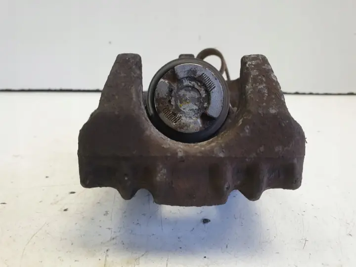VW Golf IV PRAWY ZACISK HAMULCOWY tył PASAŻERA