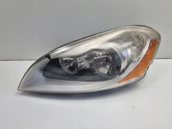 Volvo XC60 I 08-13r PRZEDNIA LAMPA LEWA lewy przód USA 30763147