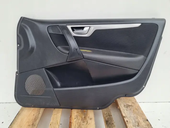 Volvo S60 I V70 II lift PRZEDNI BOCZEK DRZWI PRAWY PRZÓD europa 31111720