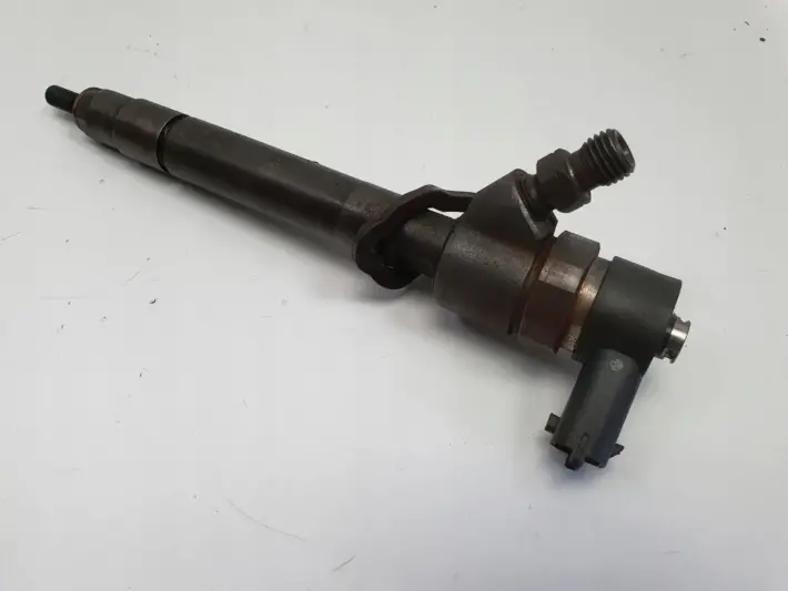 Volvo S60 S80 V50 V70 XC70 XC90 2.4 D5 WTRYSKIWACZ wtrysk 0445110251