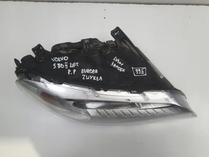 Volvo S80 II V70 III LIFT PRZEDNIA LAMPA PRAWA PRAWY PRZÓD europa 31420020