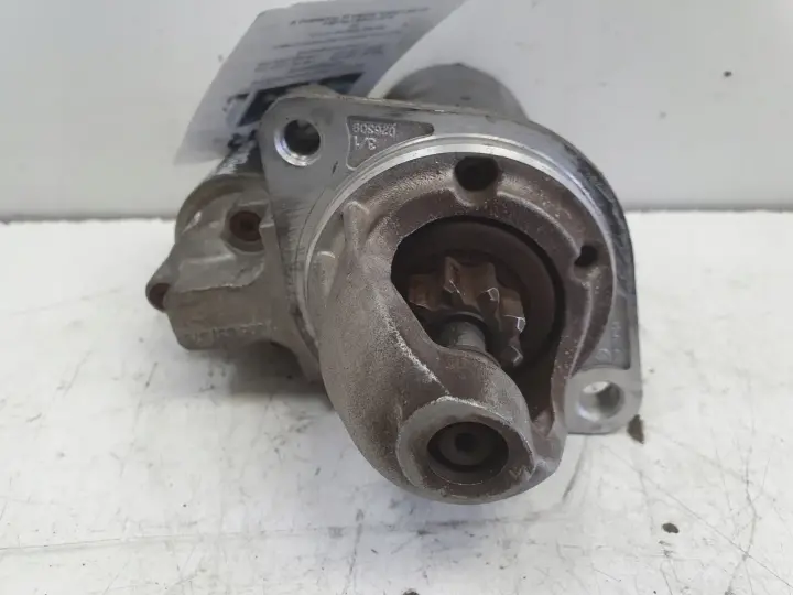 BMW E90 2.5 i ROZRUSZNIK 0001107424 bosch